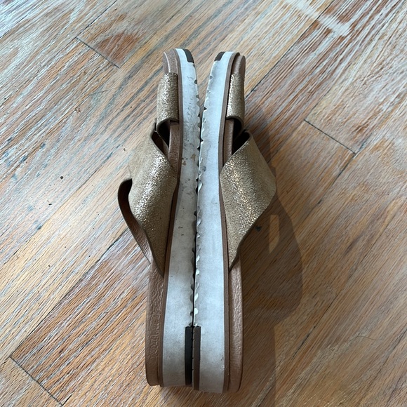 Ugg size 10 leather cross slides gold - Picture 4 of 12